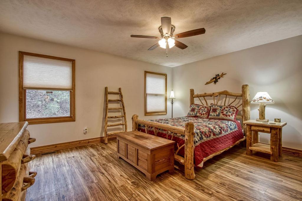 The Nuthouse Ii, Pool Table, Wifi, 1089 Free Tickets Each Paid Day, Dollywood And More Sevierville Exterior photo